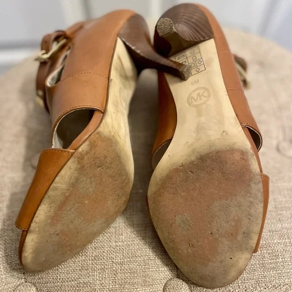 Michael kors pump heel - Picture 7 of 7